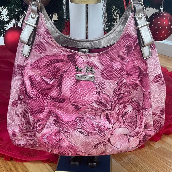 Coach Pink Rose Shoulder Bag with the matching wallet - Picture 6 of 16